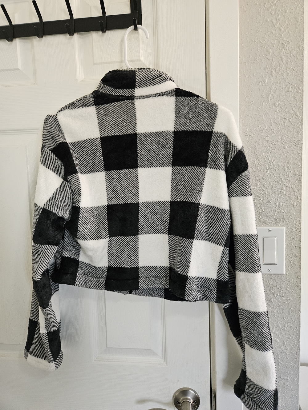 SHEIN Cozy Black & White Cropped Plaid Jacket - Picture 2 of 5